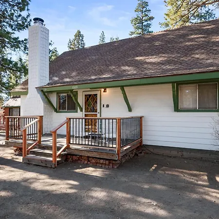 Knotty Hideaway - The Perfect Big Bear Experience! Villa